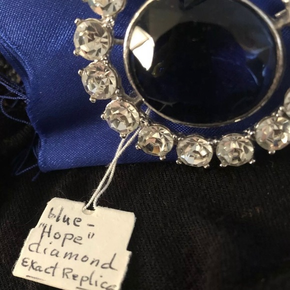KENNETH J LANE BLUE GLASS HOPE DIAMOND REPLICA BROOCH PIN ROYAL - Picture 7 of 8